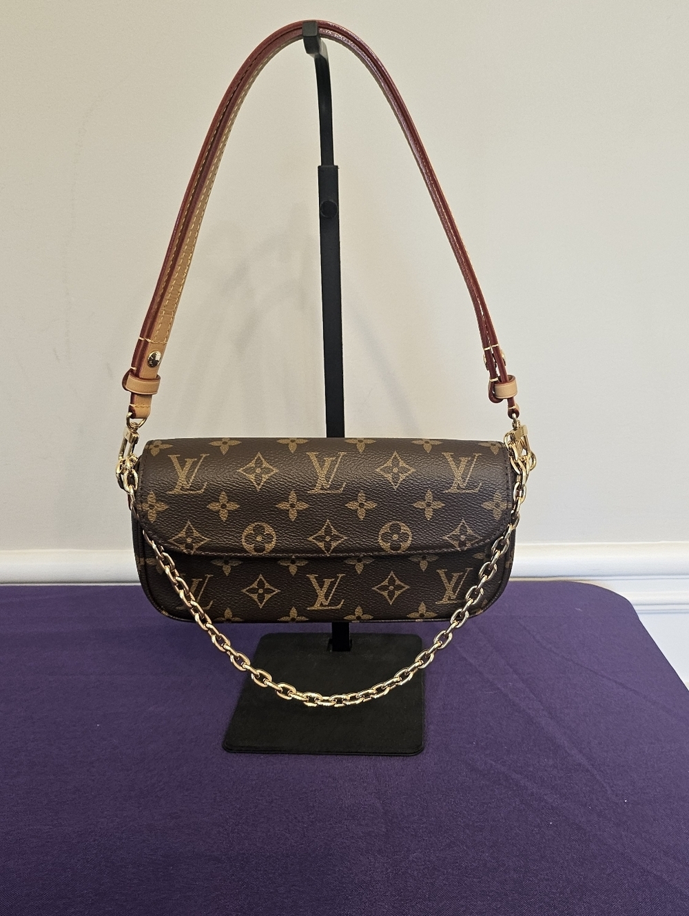 Louis Vuitton Ivy Wallet On Chain Monogram Microchipped w/ Dustbag